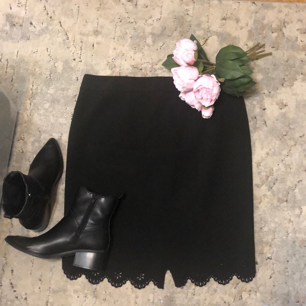 Ann Taylor • Elegant Black Skirt • Size 14